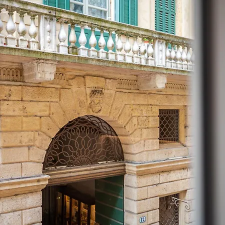 Juliet's Window Apartment Verona