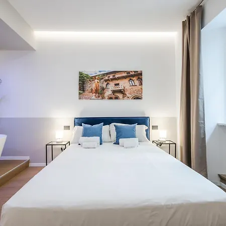 아파트 Juliet's Window